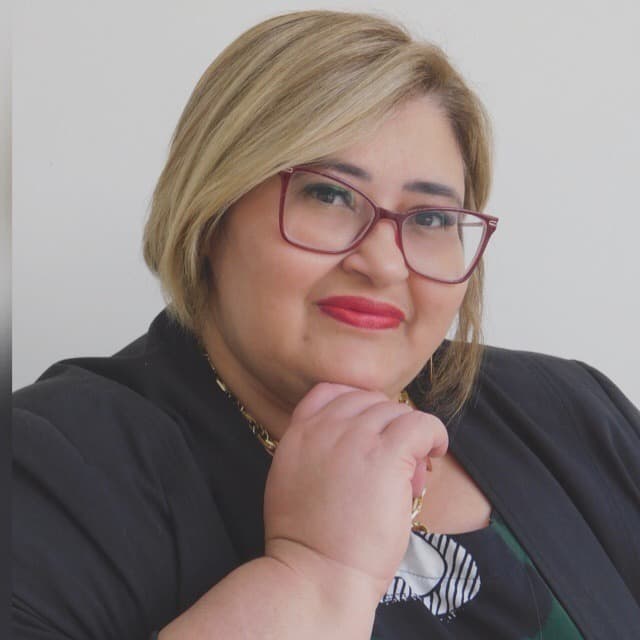 Retrato de Débora Guimarães, advogada e Diretora Nacional de Negócios
